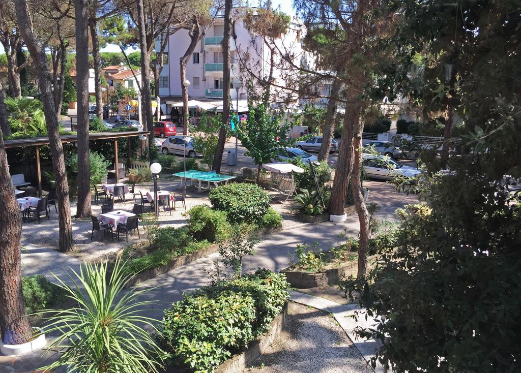 Hotel Promenade Milano Marittima Exterior foto