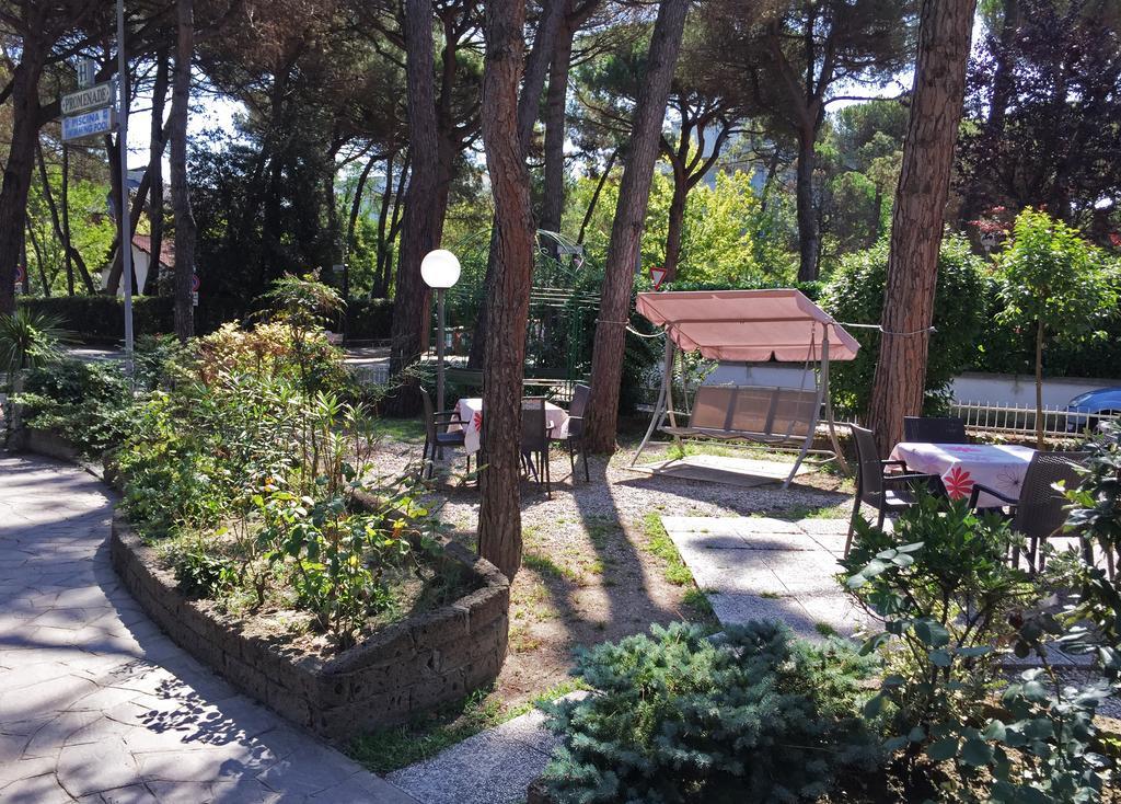 Hotel Promenade Milano Marittima Exterior foto